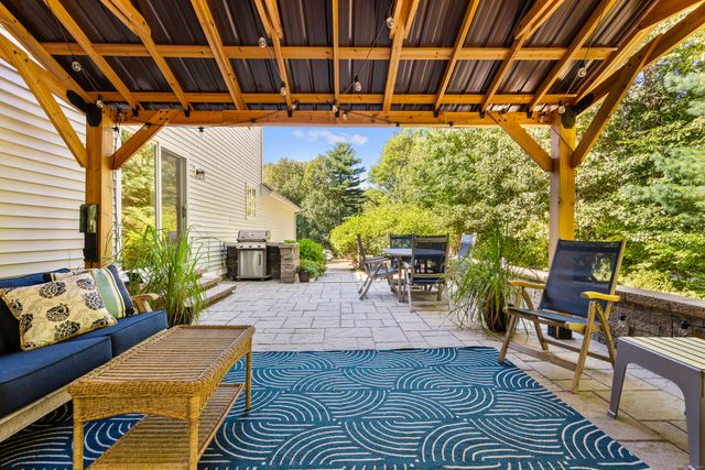 32 Blackledge Drive, Colchester, CT 06415