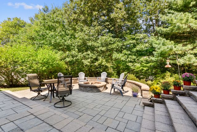 32 Blackledge Drive, Colchester, CT 06415