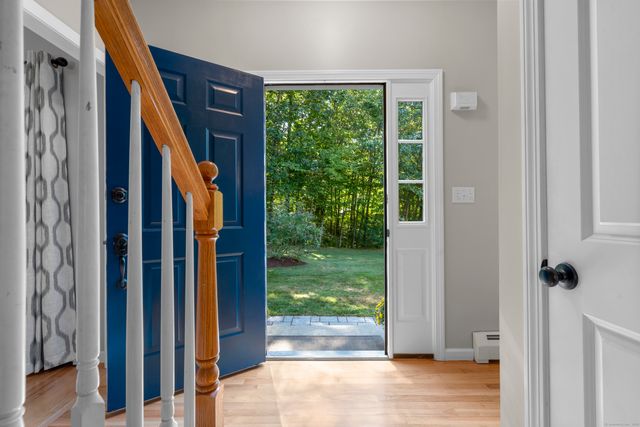 32 Blackledge Drive, Colchester, CT 06415