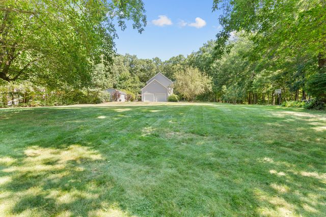 32 Blackledge Drive, Colchester, CT 06415