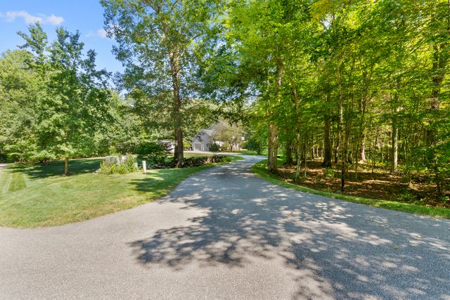 32 Blackledge Drive, Colchester, CT 06415