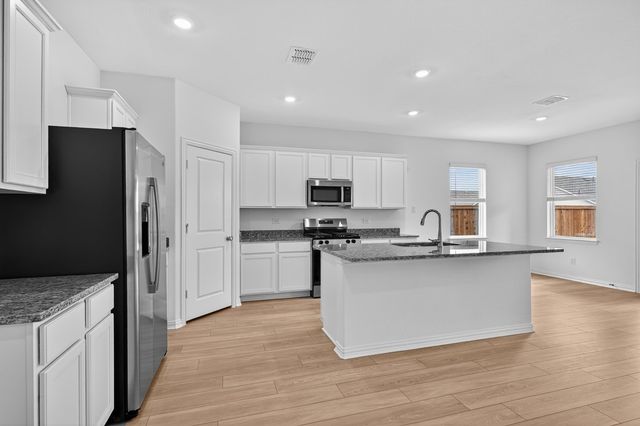 2337 Buffalo Bayou Way, Crandall, TX 75114