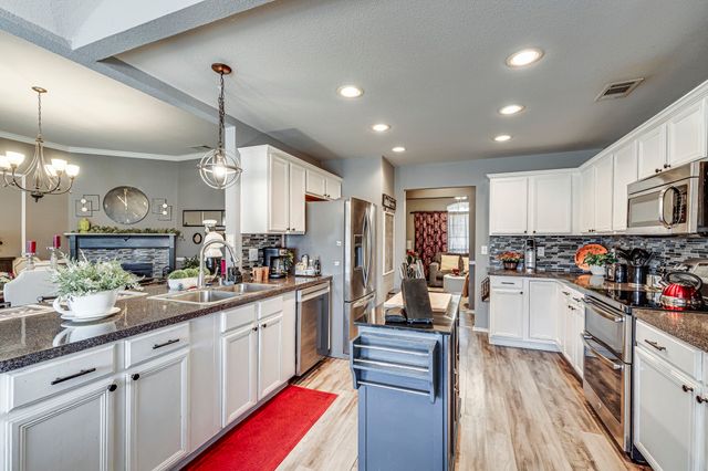 2917 Jakes Meadows, Burleson, TX 76028