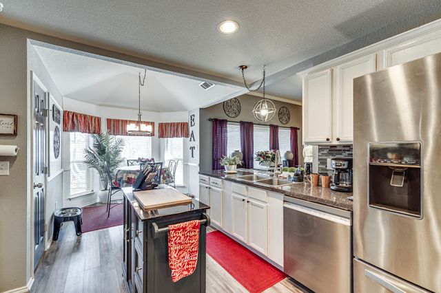 2917 Jakes Meadows, Burleson, TX 76028