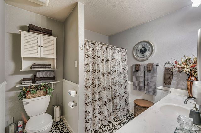 2917 Jakes Meadows, Burleson, TX 76028