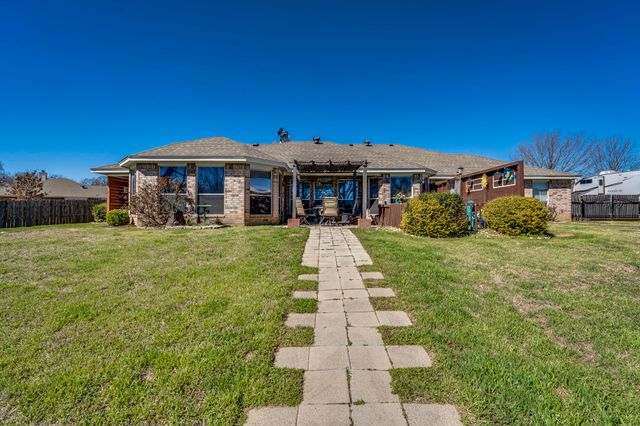 2917 Jakes Meadows, Burleson, TX 76028