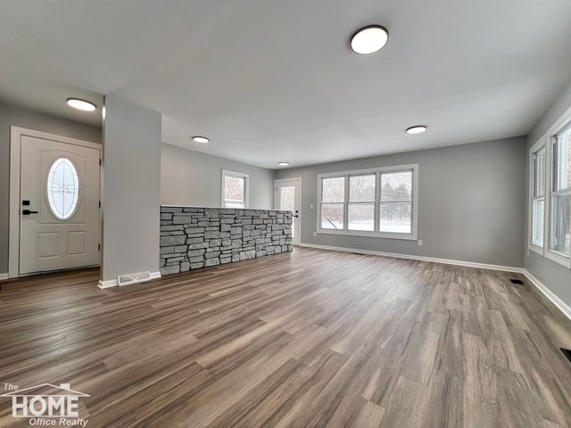 1387 S Byron Road, Venice Twp, MI 48449