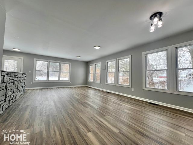 1387 S Byron Road, Venice Twp, MI 48449