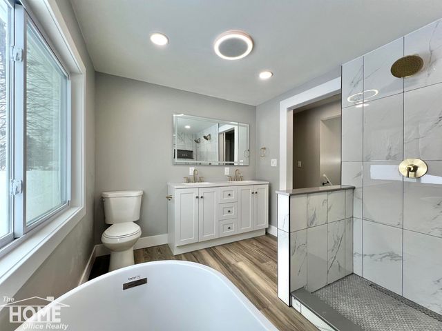 1387 S Byron Road, Venice Twp, MI 48449