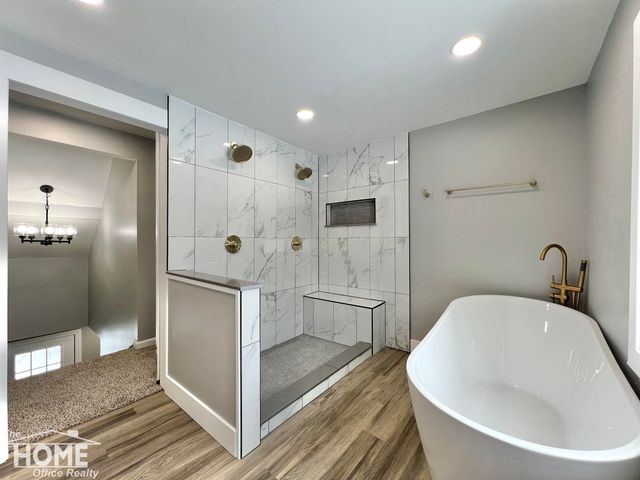 1387 S Byron Road, Venice Twp, MI 48449