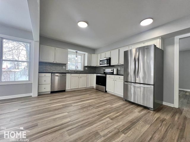 1387 S Byron Road, Venice Twp, MI 48449