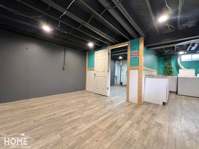 1387 S Byron Road, Venice Twp, MI 48449