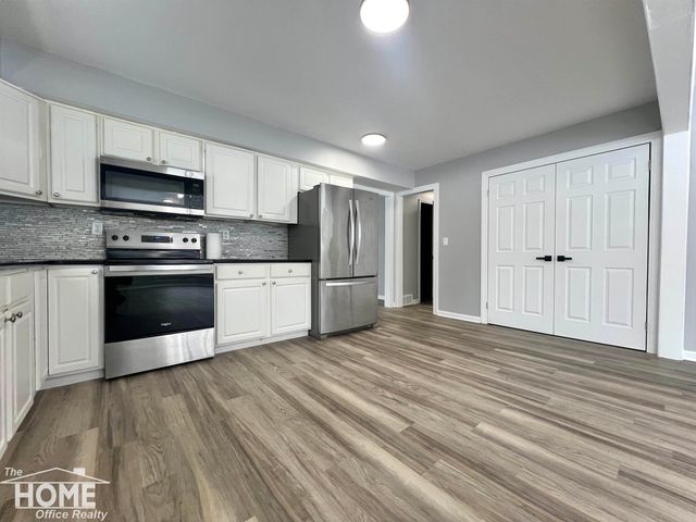 1387 S Byron Road, Venice Twp, MI 48449