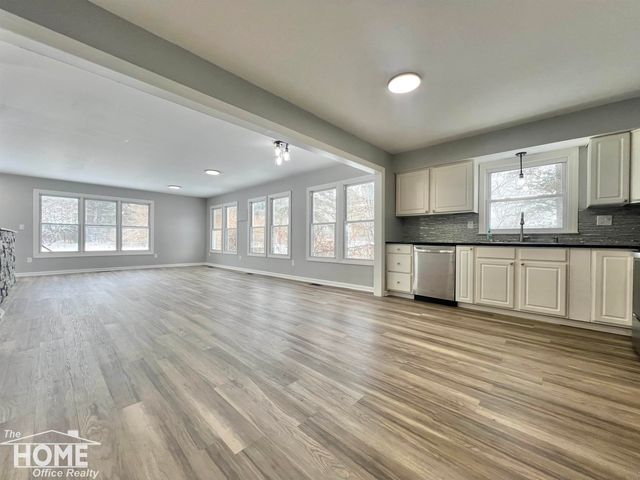 1387 S Byron Road, Venice Twp, MI 48449