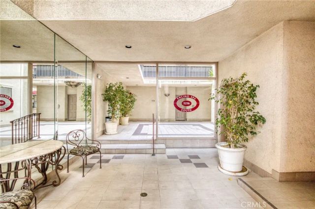 5216 Yarmouth 107, Encino, CA 91316