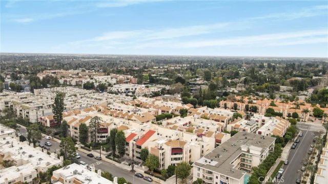 5216 Yarmouth 107, Encino, CA 91316