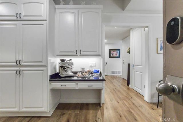 5216 Yarmouth 107, Encino, CA 91316