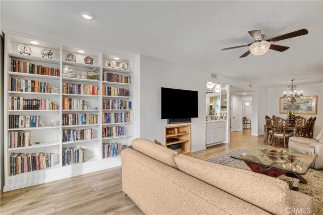 5216 Yarmouth 107, Encino, CA 91316