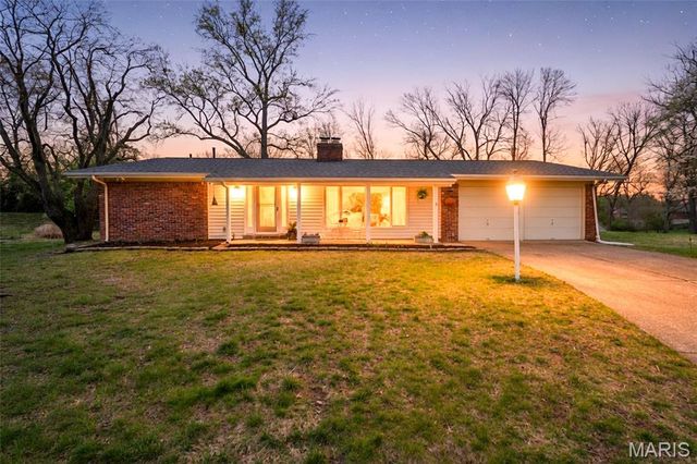 12725 Westport Drive, St Louis, MO 63146