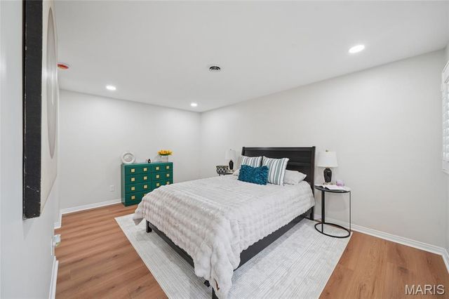 12725 Westport Drive, St Louis, MO 63146