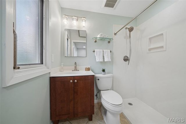 12725 Westport Drive, St Louis, MO 63146