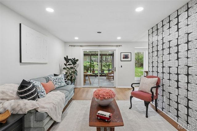 12725 Westport Drive, St Louis, MO 63146