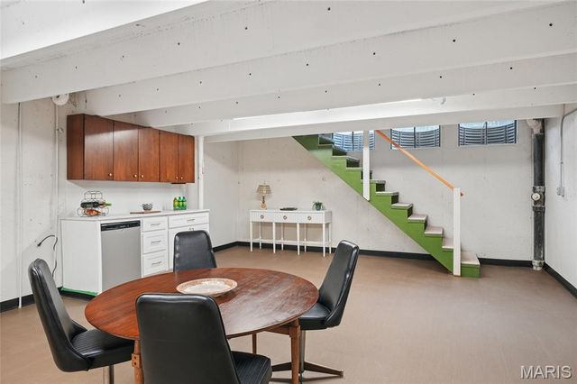 12725 Westport Drive, St Louis, MO 63146