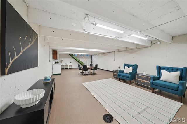 12725 Westport Drive, St Louis, MO 63146