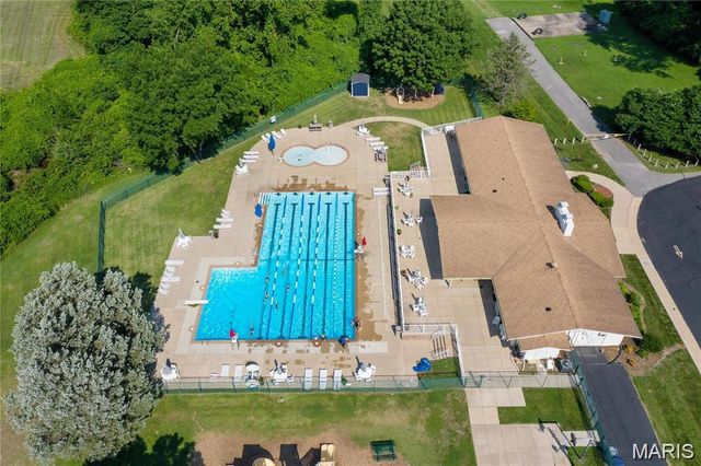 12725 Westport Drive, St Louis, MO 63146