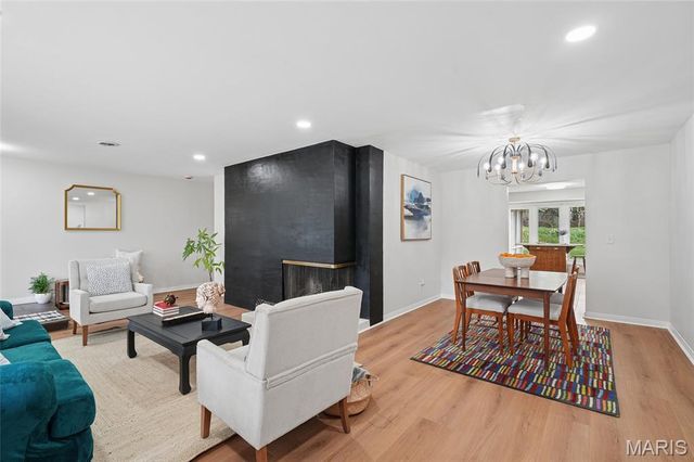 12725 Westport Drive, St Louis, MO 63146