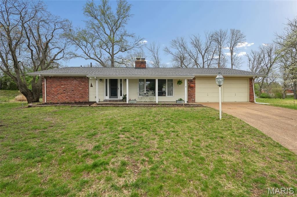 12725 Westport Drive, St Louis, MO 63146