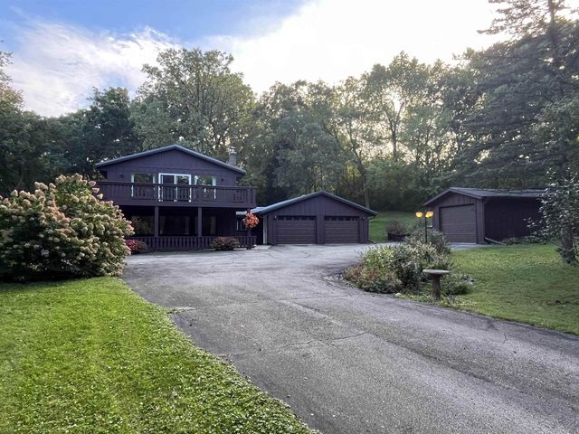 7959 N Pine View Drive, Edgerton, WI 53534