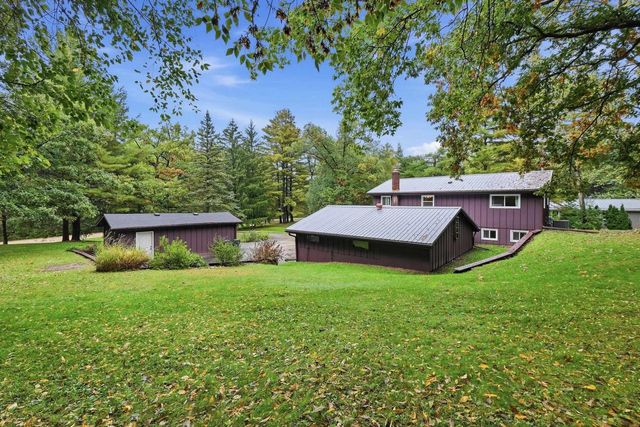 7959 N Pine View Drive, Edgerton, WI 53534