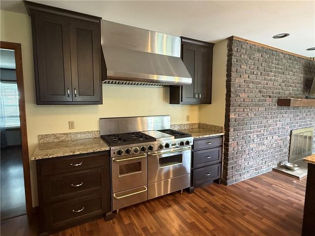 1211 N 6th Street, Hiawatha, KS 66434