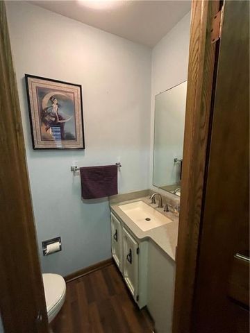 1211 N 6th Street, Hiawatha, KS 66434