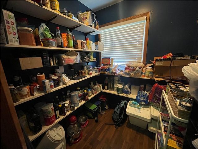 1211 N 6th Street, Hiawatha, KS 66434