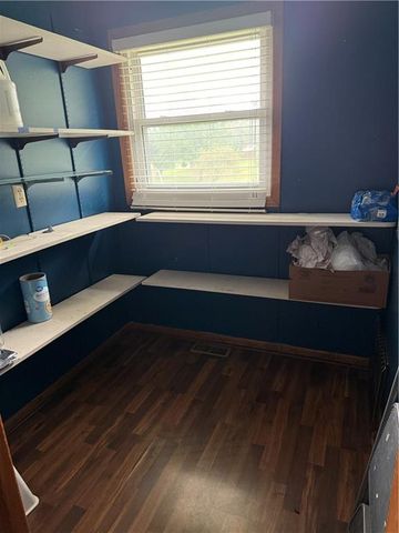 1211 N 6th Street, Hiawatha, KS 66434