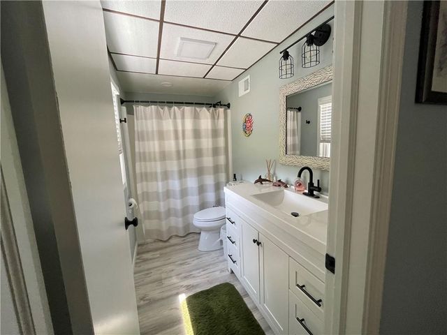 1211 N 6th Street, Hiawatha, KS 66434