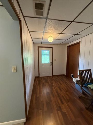 1211 N 6th Street, Hiawatha, KS 66434