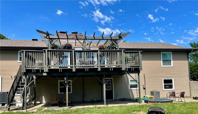 1211 N 6th Street, Hiawatha, KS 66434