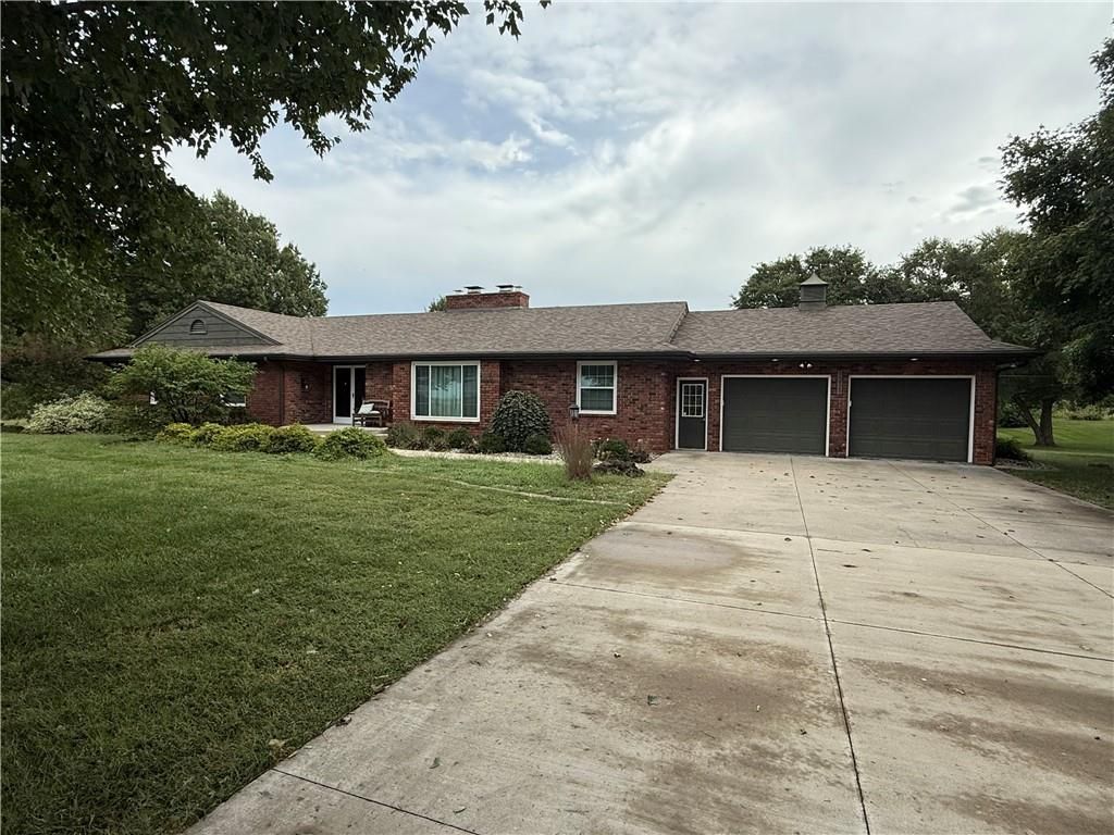 1211 N 6th Street, Hiawatha, KS 66434
