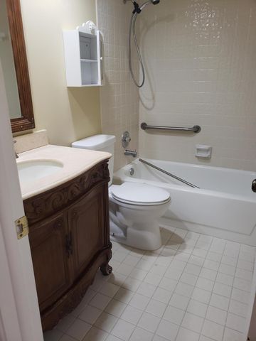 10875 Lake Front Place 10875, Boca Raton, FL 33498
