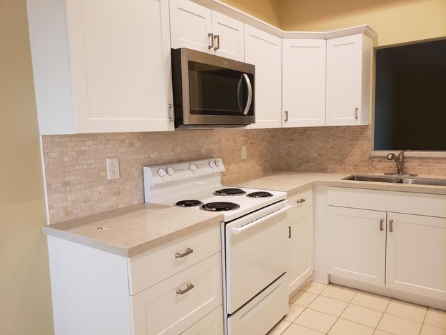 10875 Lake Front Place 10875, Boca Raton, FL 33498