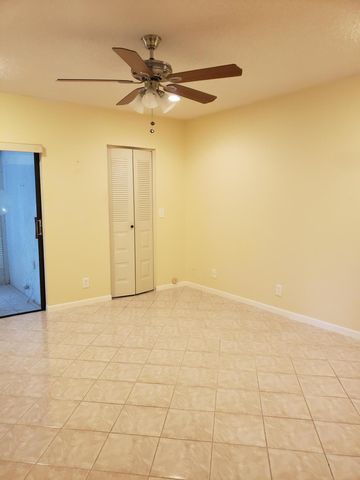 10875 Lake Front Place 10875, Boca Raton, FL 33498