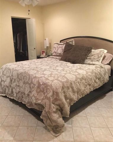 10875 Lake Front Place 10875, Boca Raton, FL 33498
