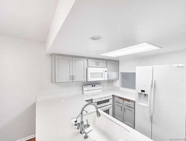 5742 Mildred, San Diego, CA 92110