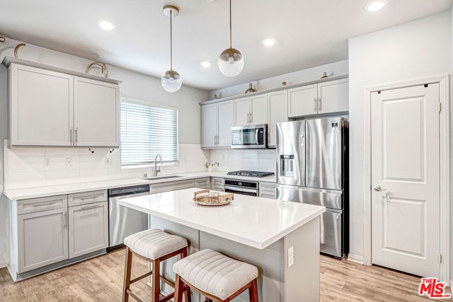 1409 Turin Lane, Los Angeles, CA 90047