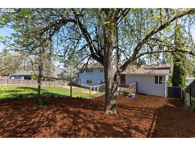 2951 Nw KENT St, Camas, WA 98607