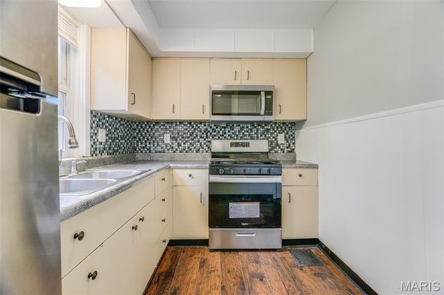 2668 E 27th Street, Granite City, IL 62040