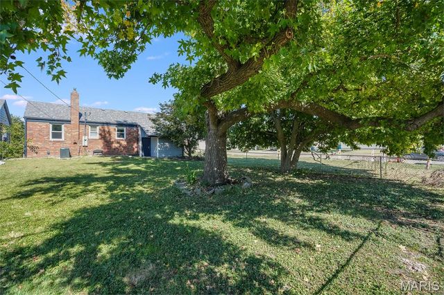2668 E 27th Street, Granite City, IL 62040
